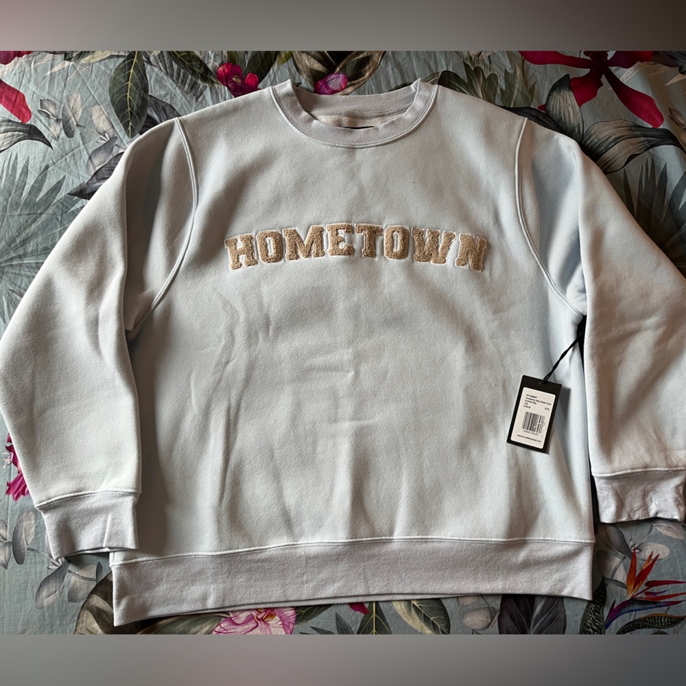 Brunette The Label Light Blue Crewneck Hometown  Size L/XL